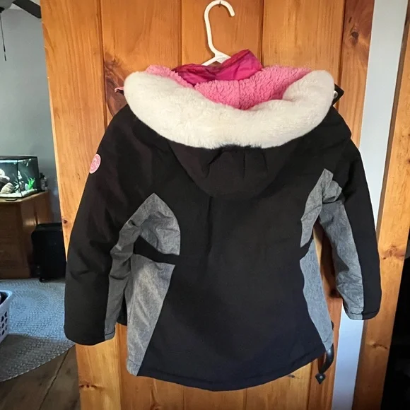 Girls ZeroXposur Heavyweight Faux Fur Hooded 2-in-1 Jacket. - Picture 7 of 7